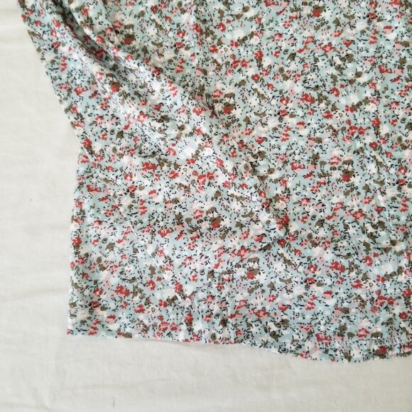 NWT! Soft Long Sleeve Pullover Top w/Floral Design /V-Neckline/ 2-Button Closure - Picture 7 of 13